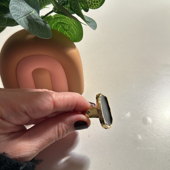 FREE PEOPLE black + gold enamel statement ring | size 8 | perfect condition ❤️ - Picture 5 of 7